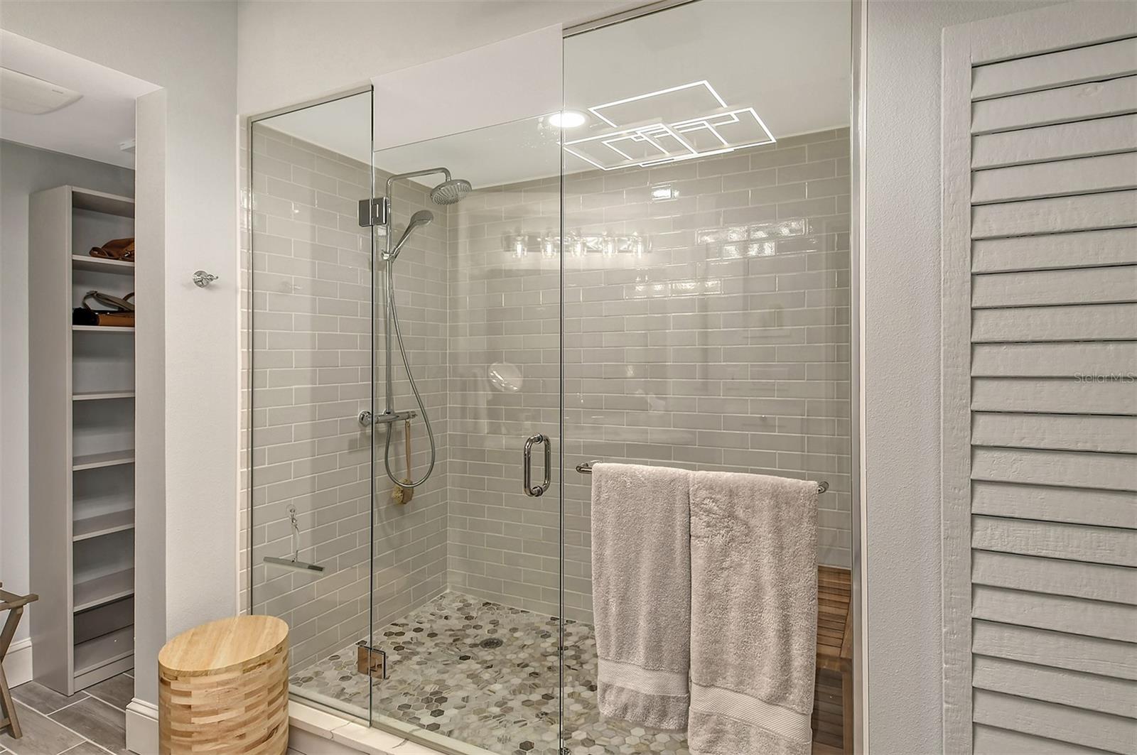 GRAND BAY 4 - Residential