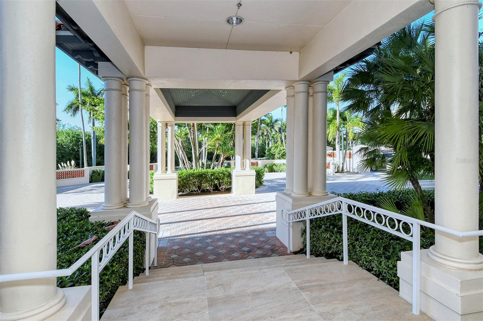 GRAND BAY 4 - Residential