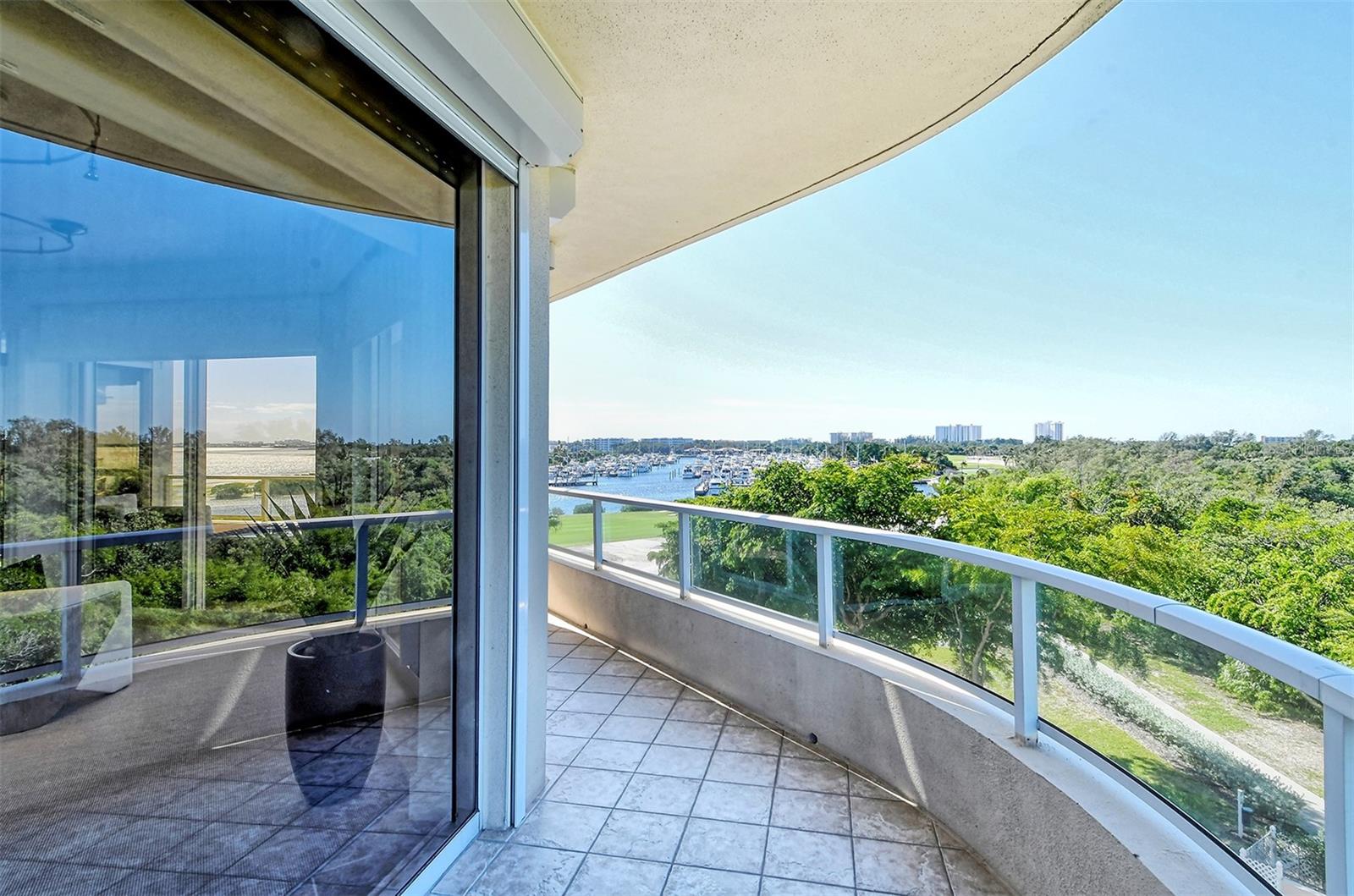 GRAND BAY 4 - Residential
