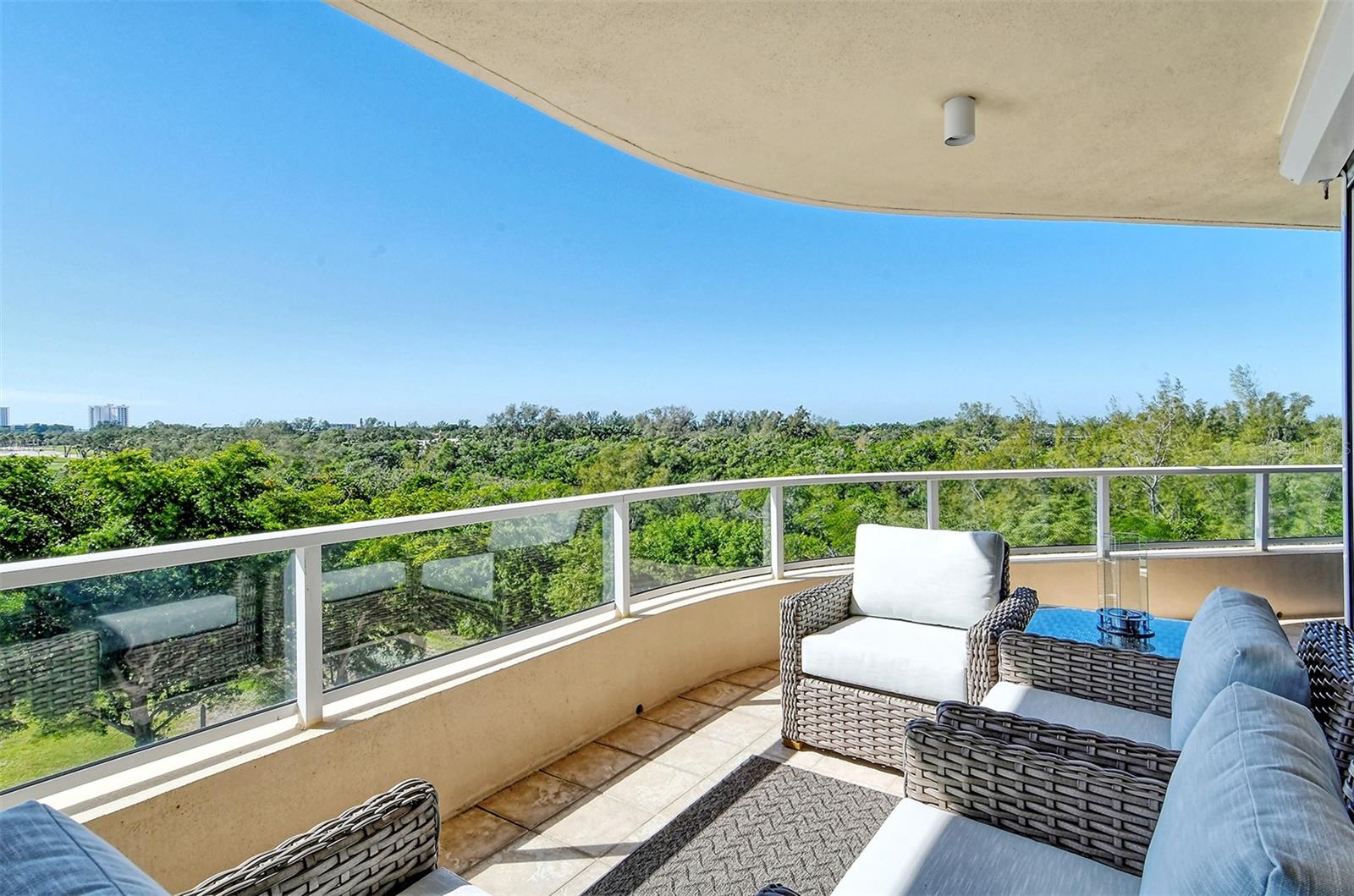 GRAND BAY 4 - Residential