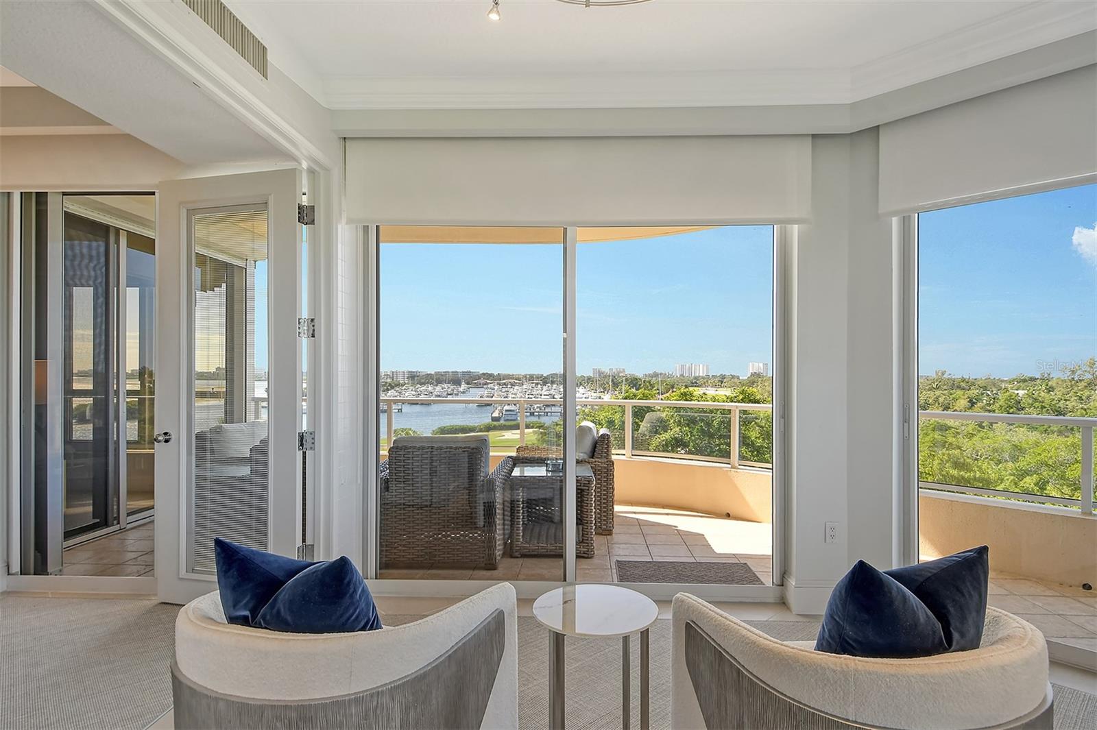 GRAND BAY 4 - Residential
