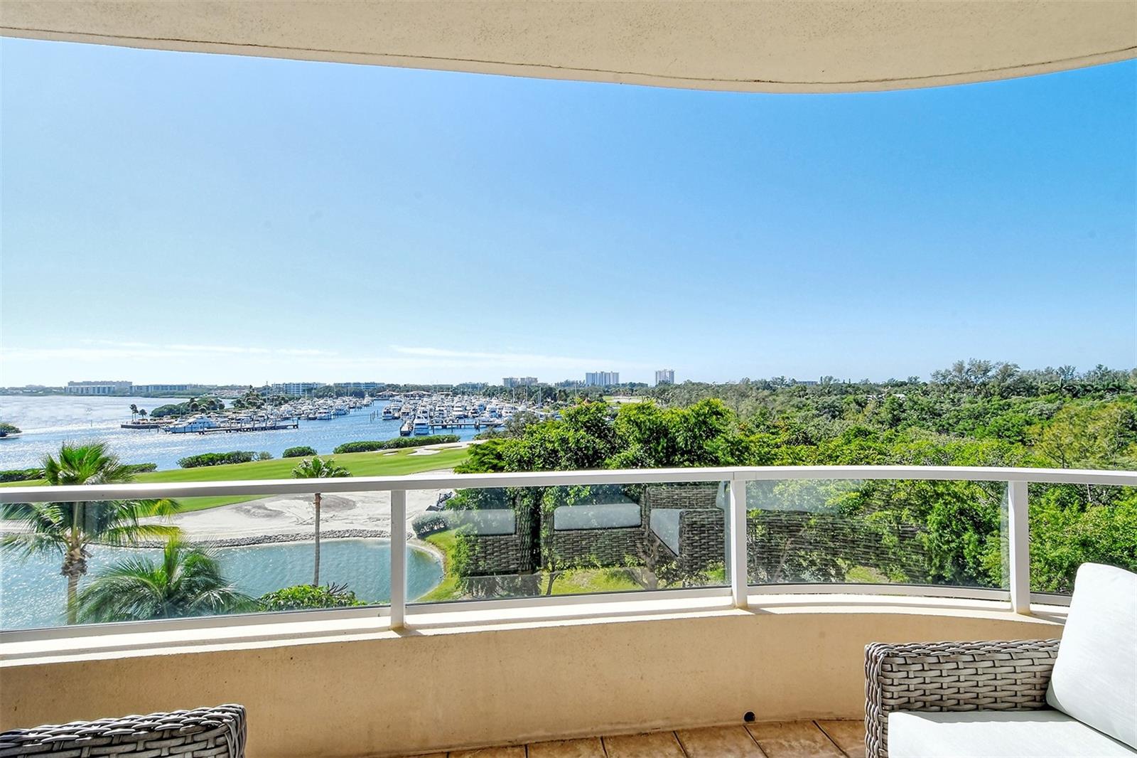 GRAND BAY 4 - Residential