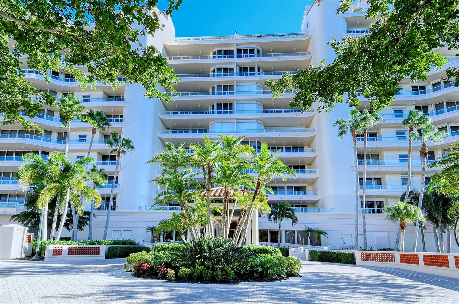 GRAND BAY 4 - Residential