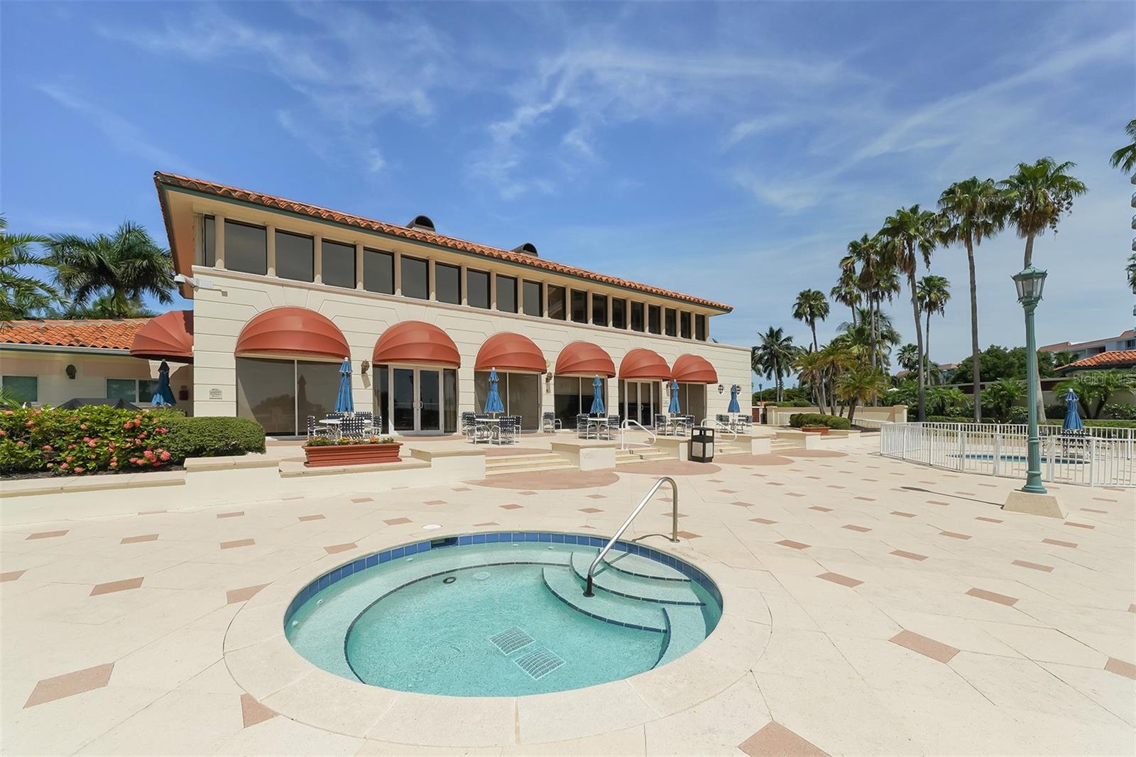 GRAND BAY 4 - Residential