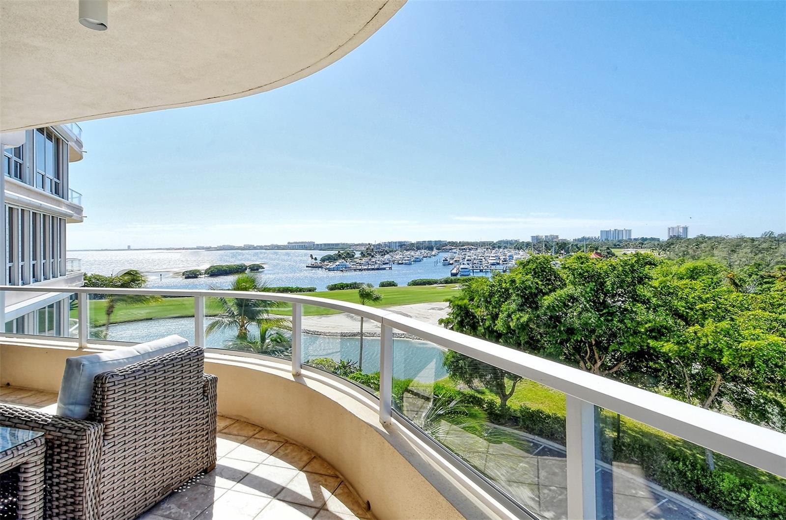 GRAND BAY 4 - Residential