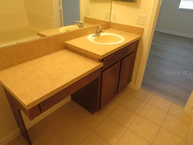 HERITAGE COMMONS - Residential Lease