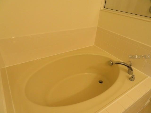 HERITAGE COMMONS - Residential Lease