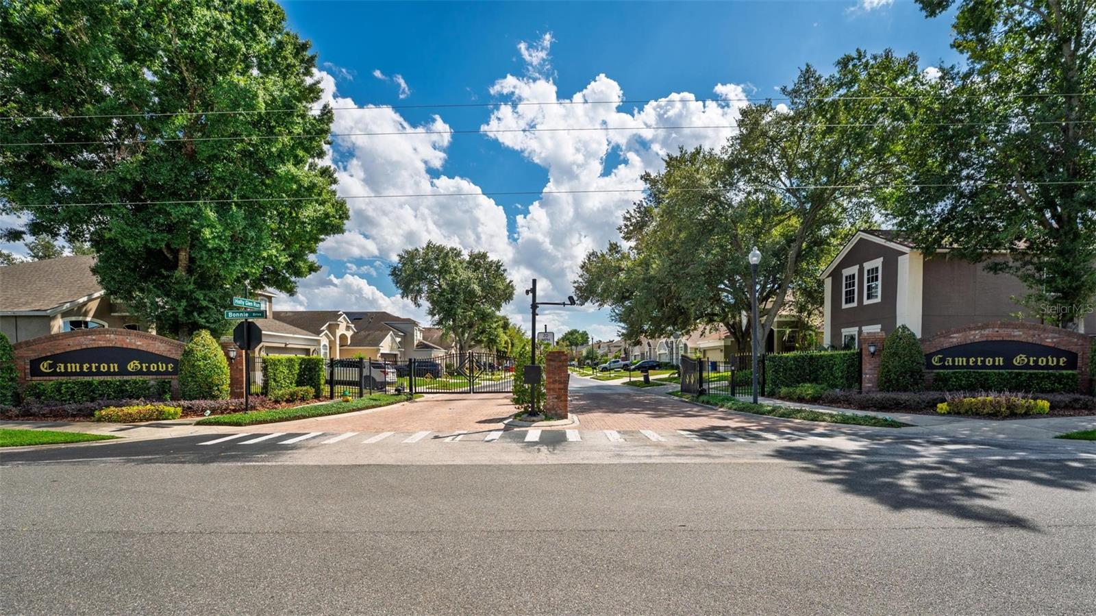 CAMERON GROVE - Residential