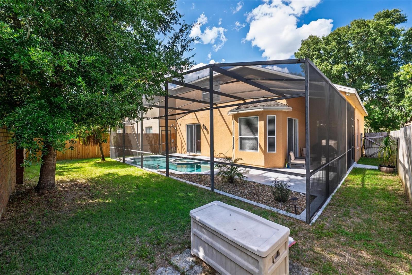 CAMERON GROVE - Residential