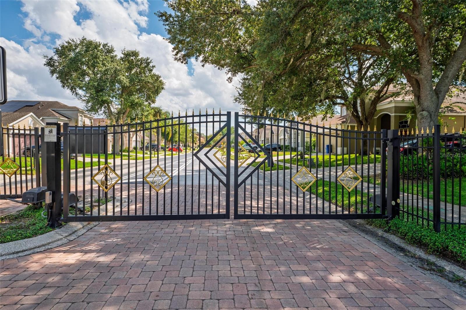 CAMERON GROVE - Residential