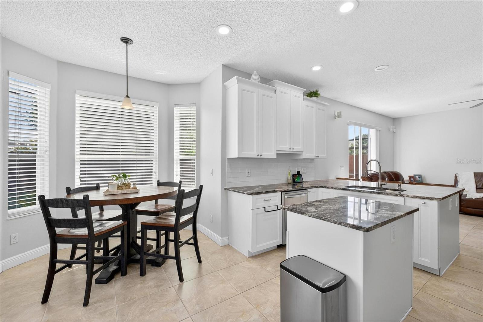 CAMERON GROVE - Residential