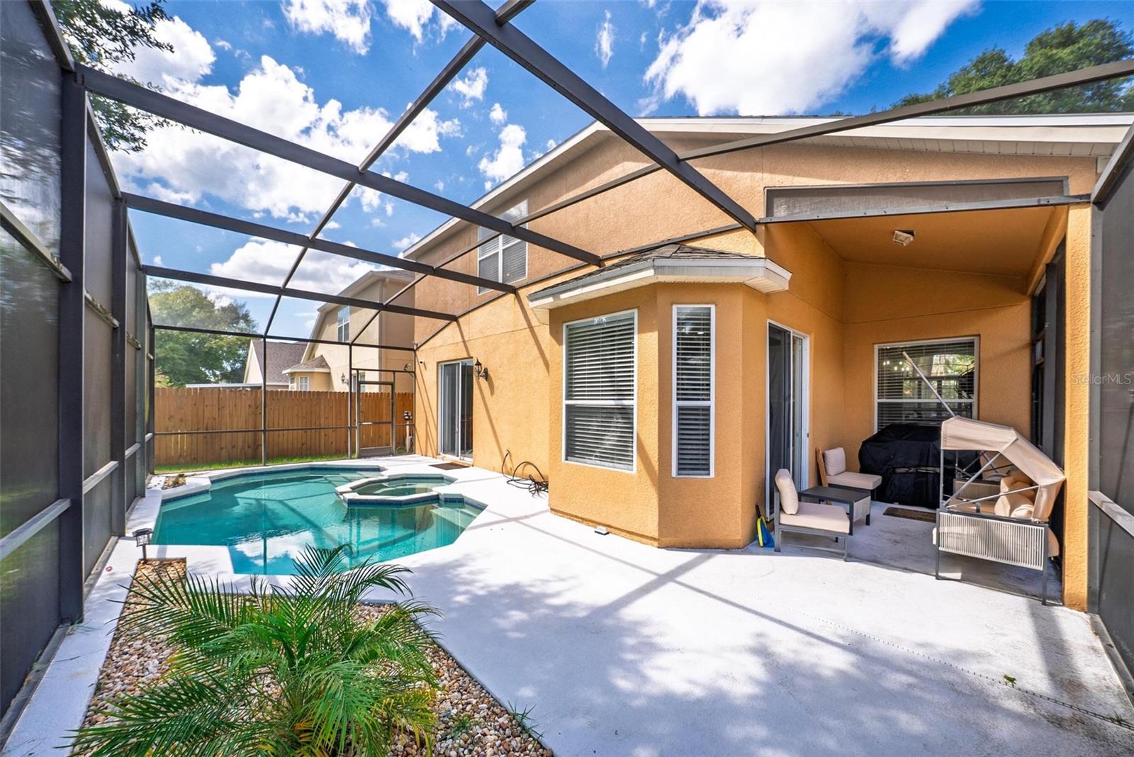 CAMERON GROVE - Residential