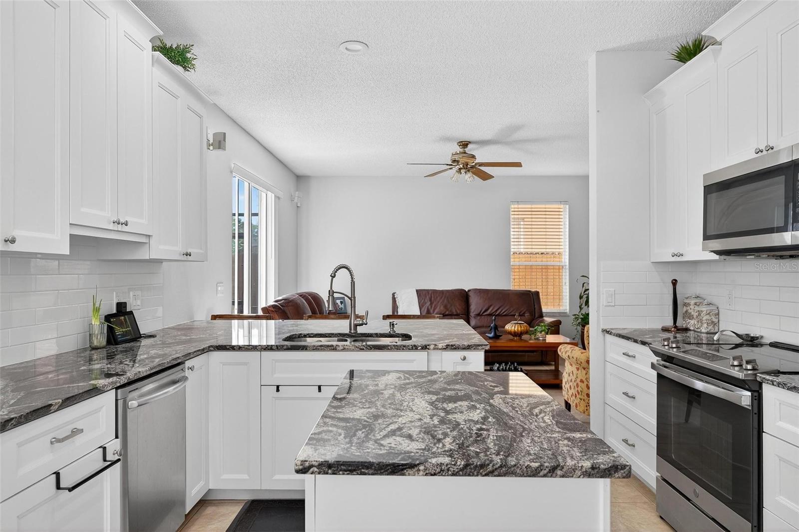 CAMERON GROVE - Residential