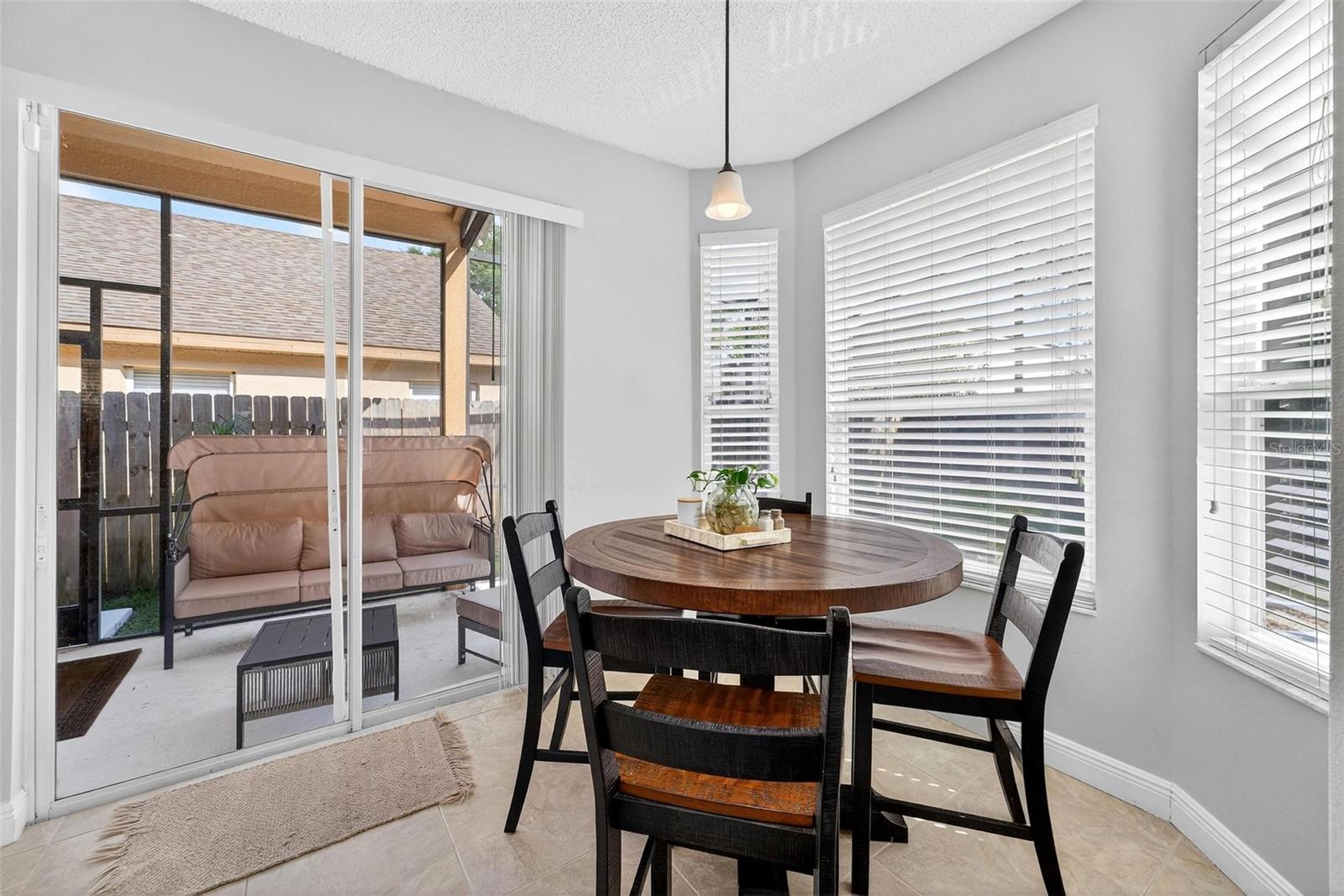 CAMERON GROVE - Residential