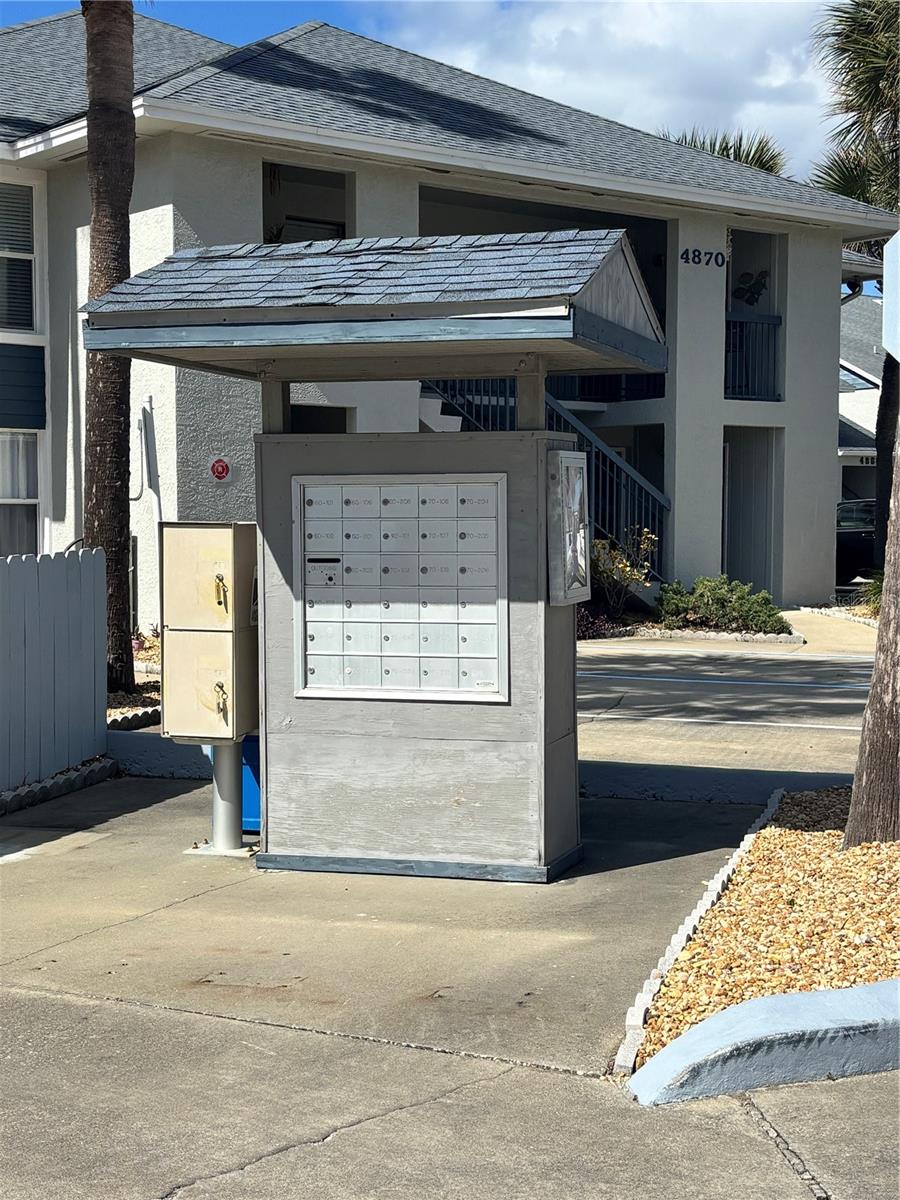 KIAWAH BAY CONDO UNIT 101 - Residential