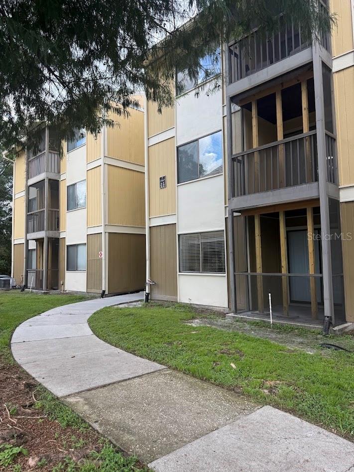 Photo of 13367 Arbor Pointe Circle #201, Tampa, FL 33617 (MLS # TB8549089)