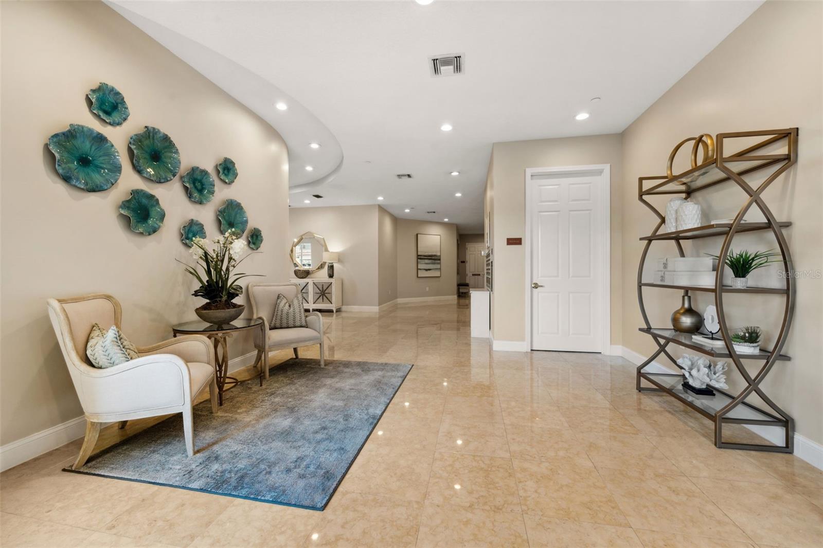 VINOY PLACE CONDO - Residential