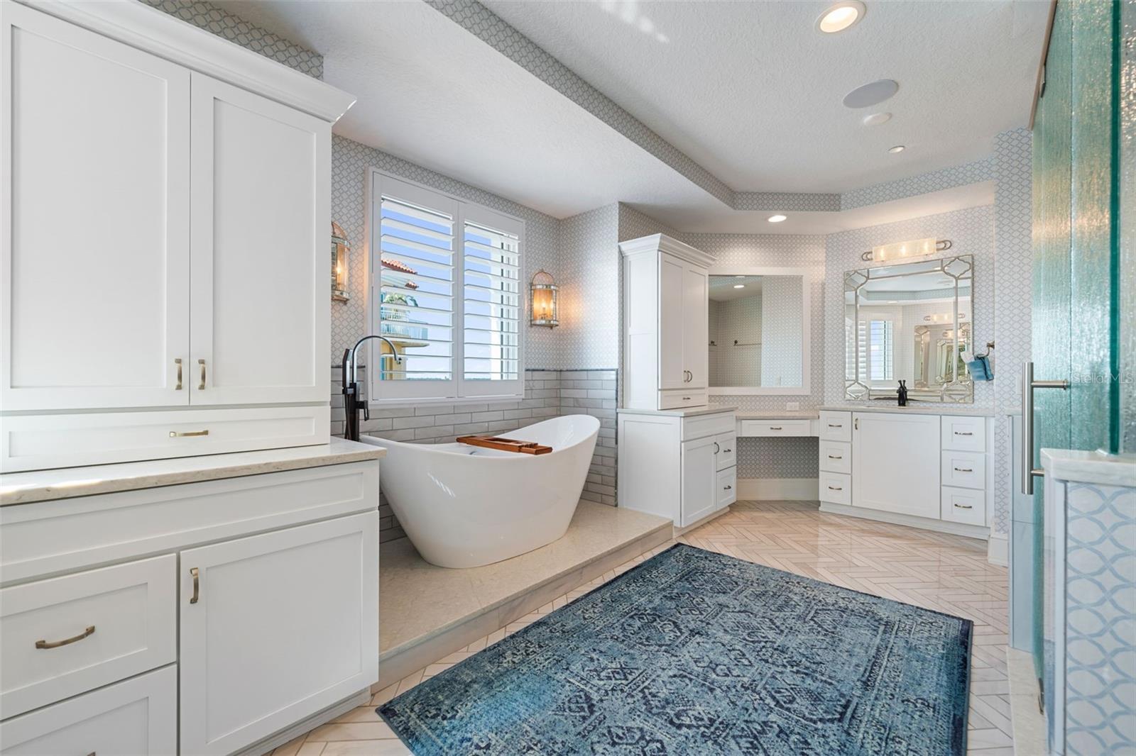 VINOY PLACE CONDO - Residential