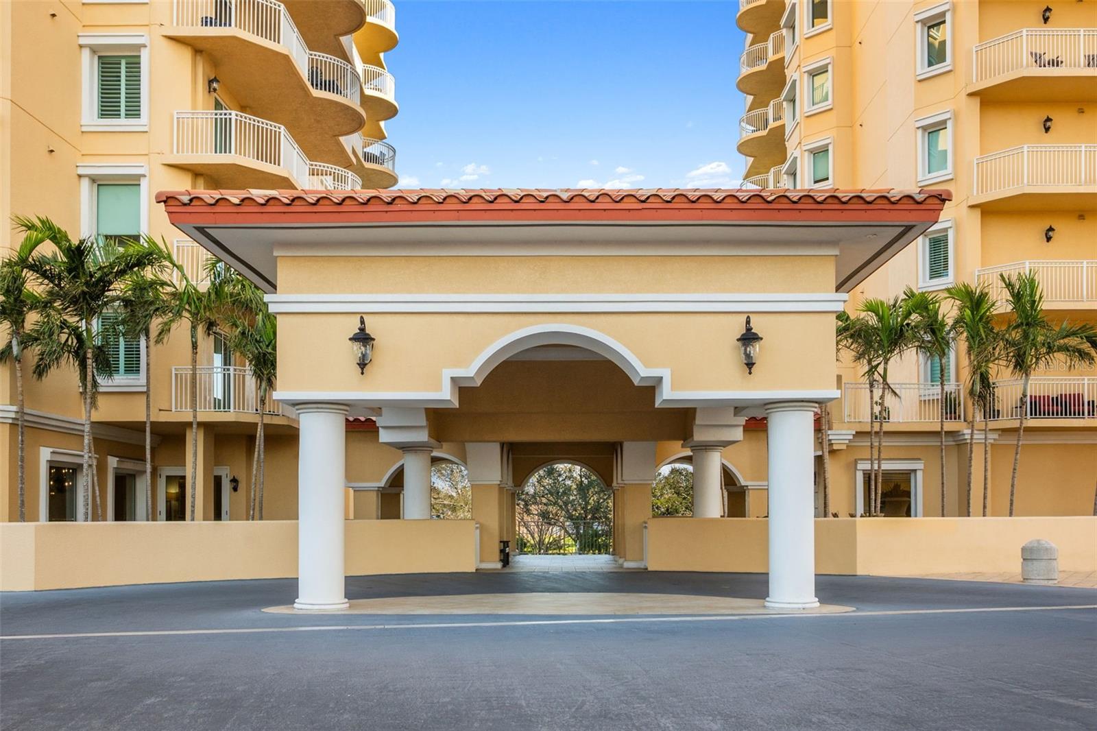 VINOY PLACE CONDO - Residential