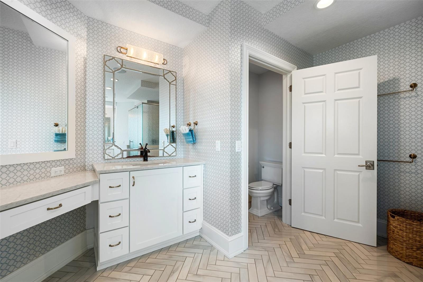 VINOY PLACE CONDO - Residential