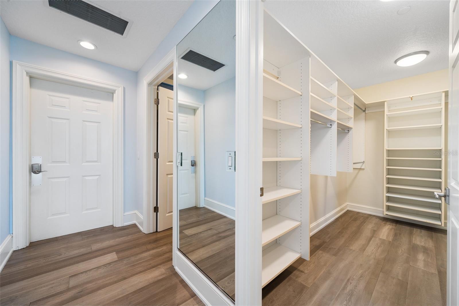 VINOY PLACE CONDO - Residential