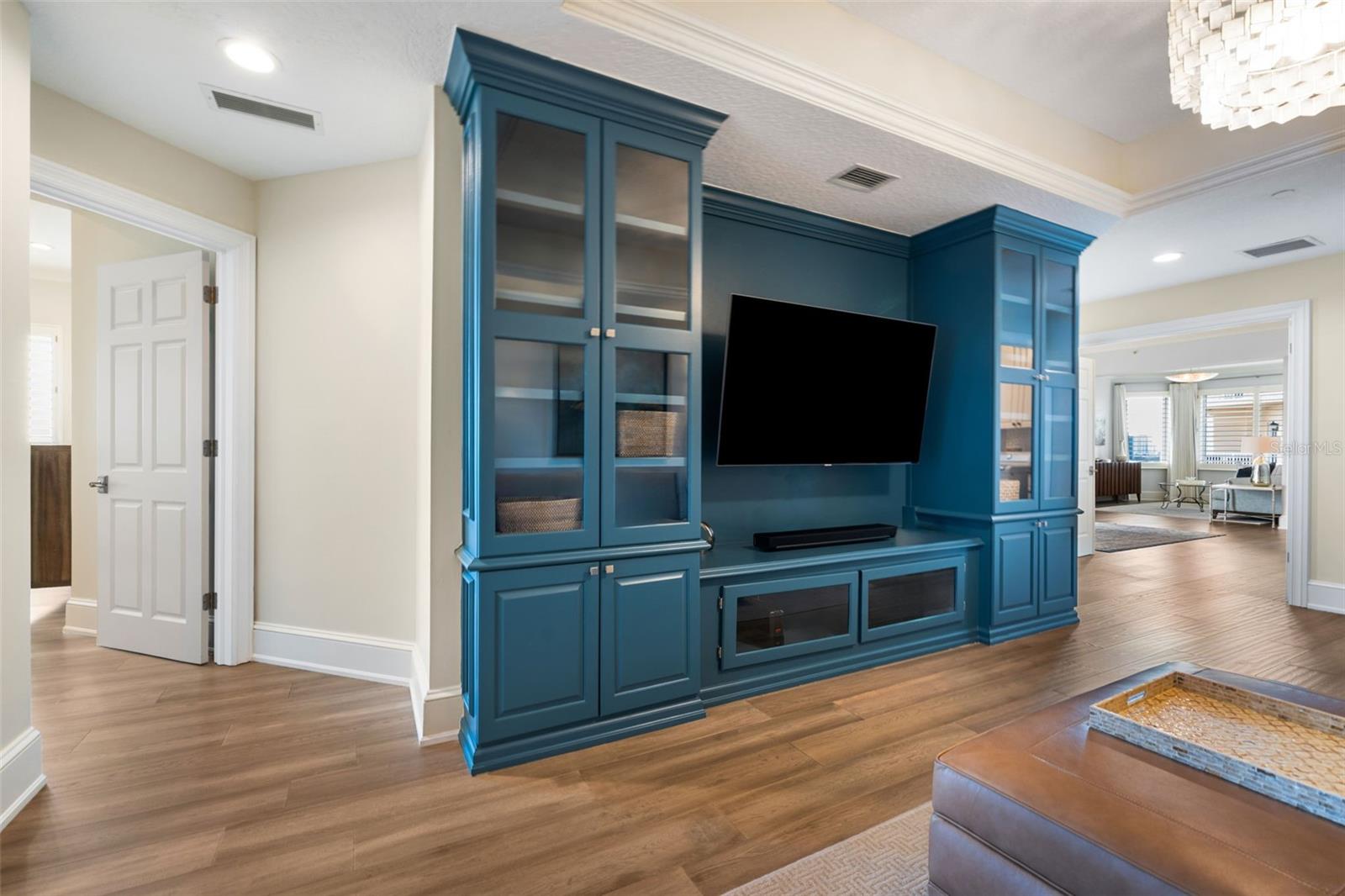 VINOY PLACE CONDO - Residential