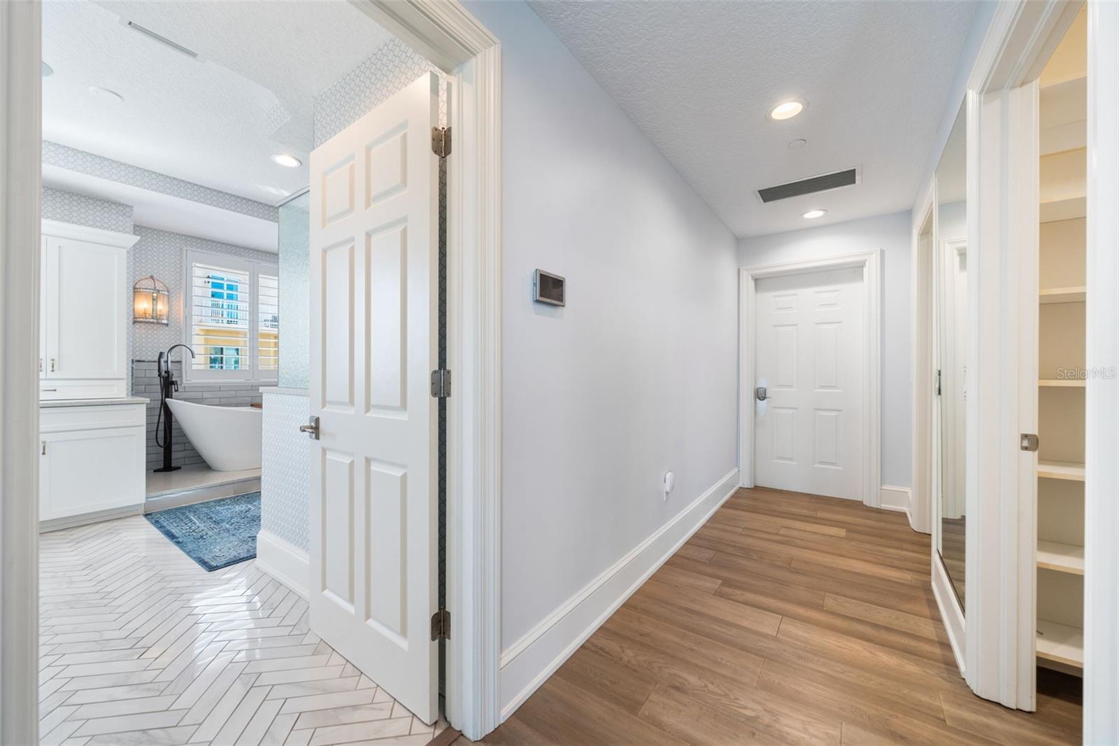 VINOY PLACE CONDO - Residential