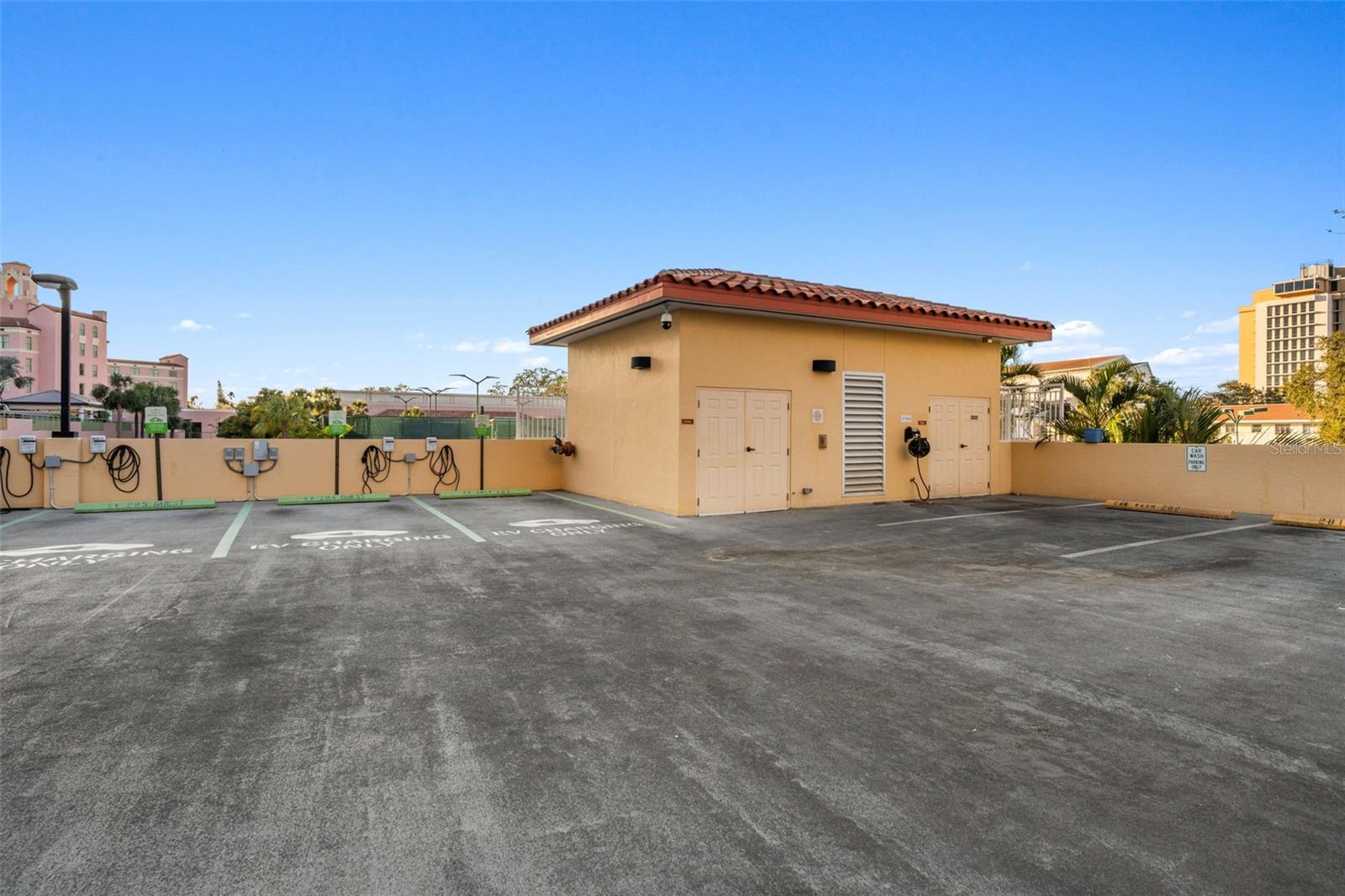 VINOY PLACE CONDO - Residential