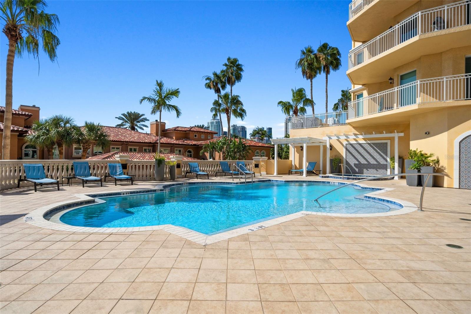 VINOY PLACE CONDO - Residential