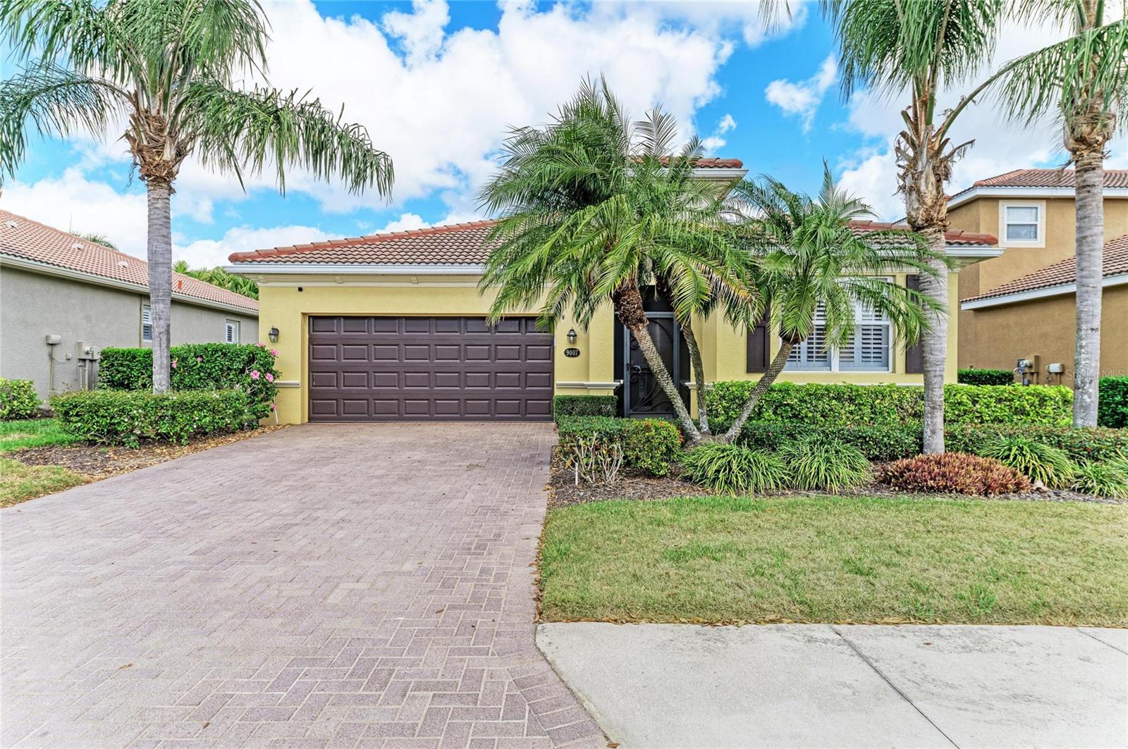 RIVER STRAND - Residential