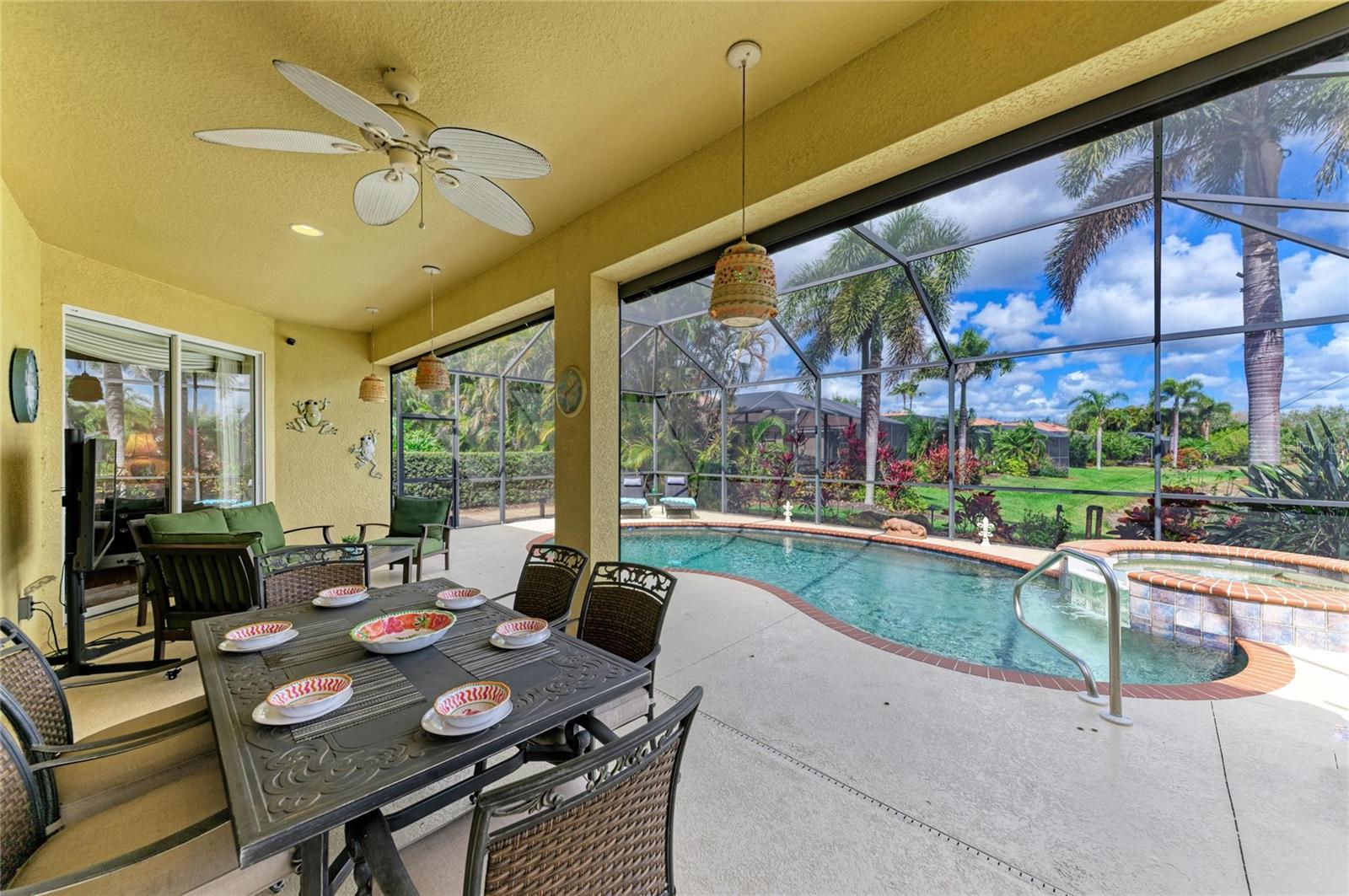 RIVER STRAND - Residential