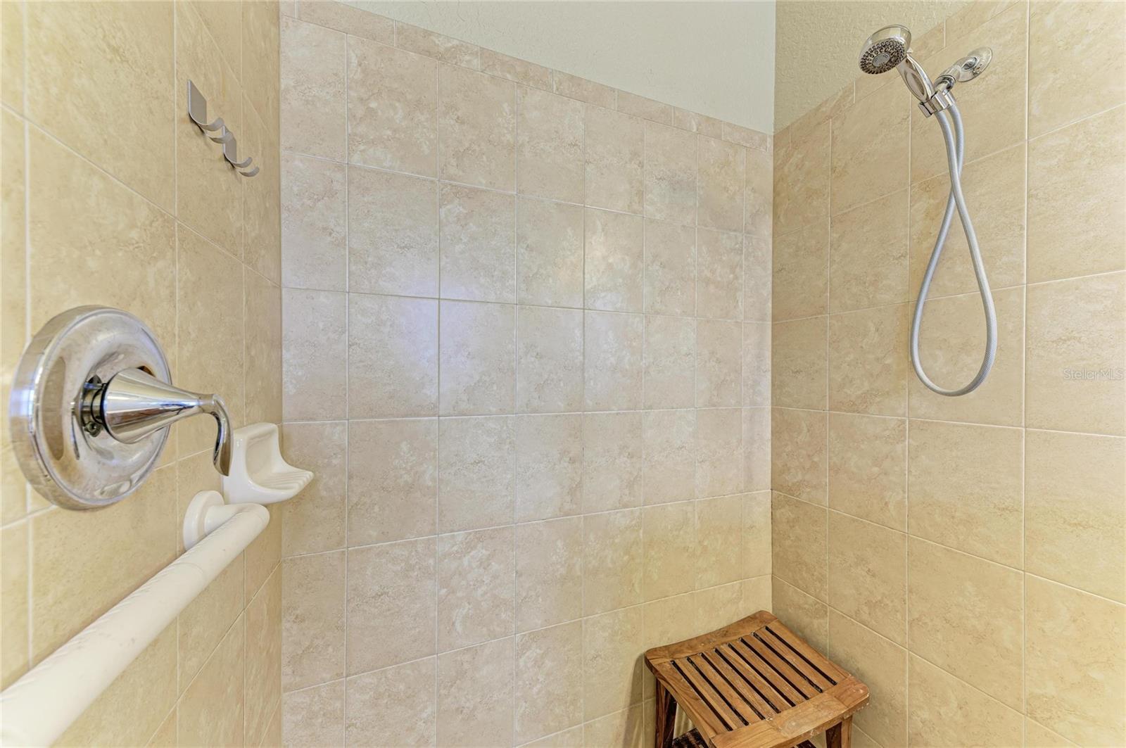 RIVER STRAND - Residential