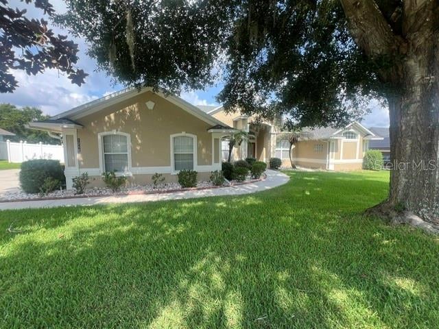 Photo of 1206 Brentwood Drive, Clermont, FL 34711 (MLS # G5115721)