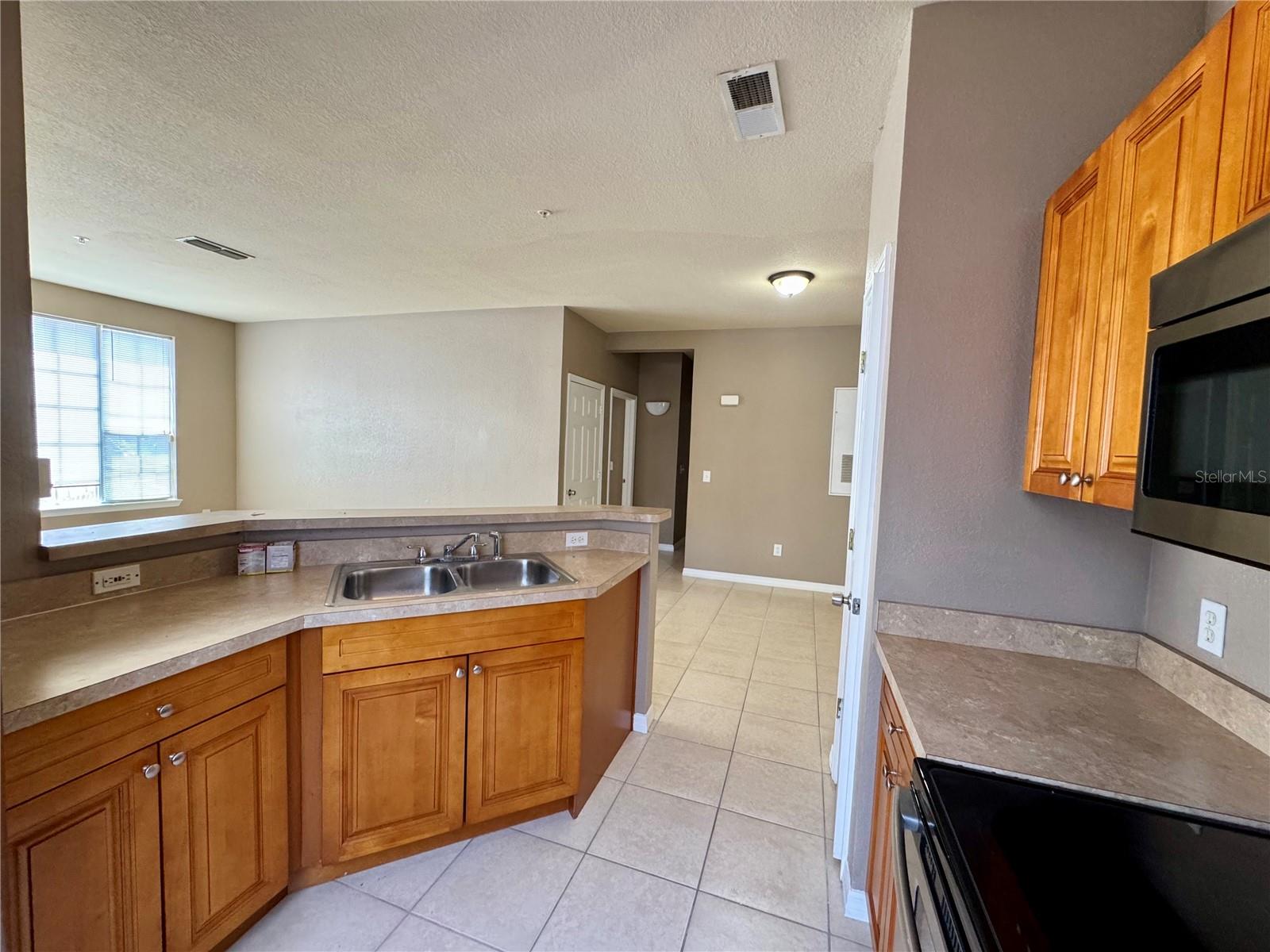 CENTRAL PK/LEE VISTA - Residential