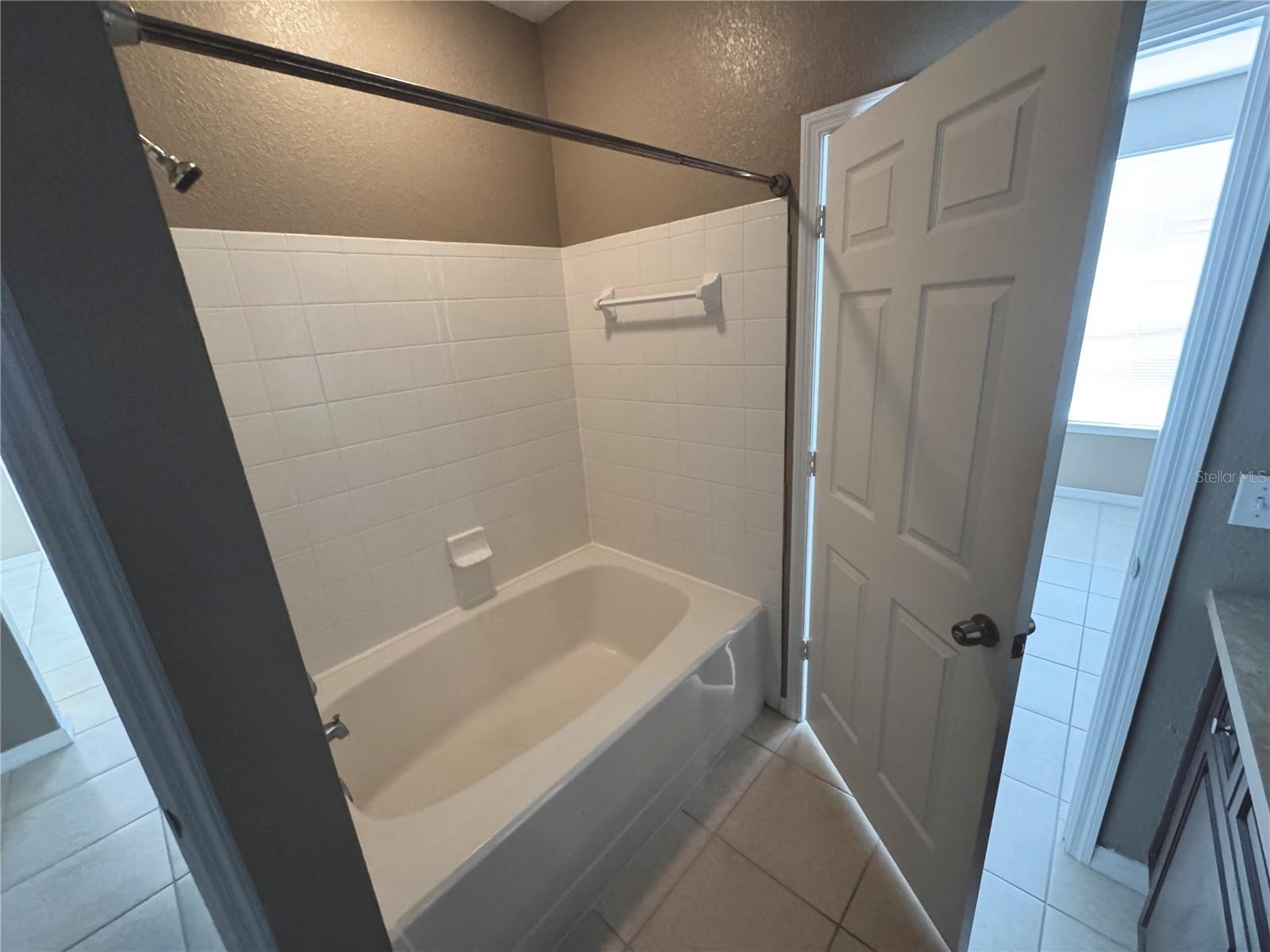 CENTRAL PK/LEE VISTA - Residential