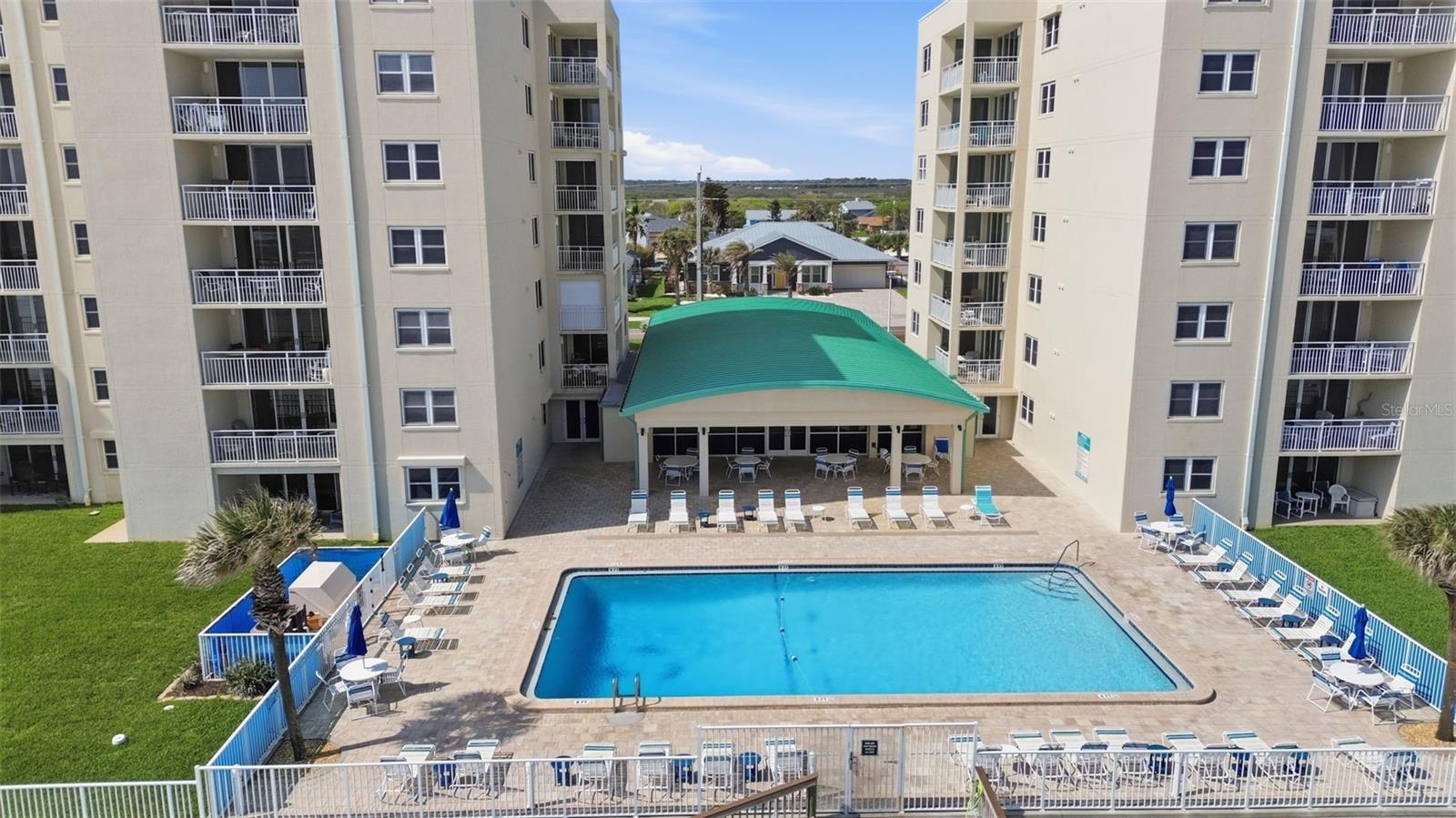 EAST WIND SOUTH & NORTH - Residential