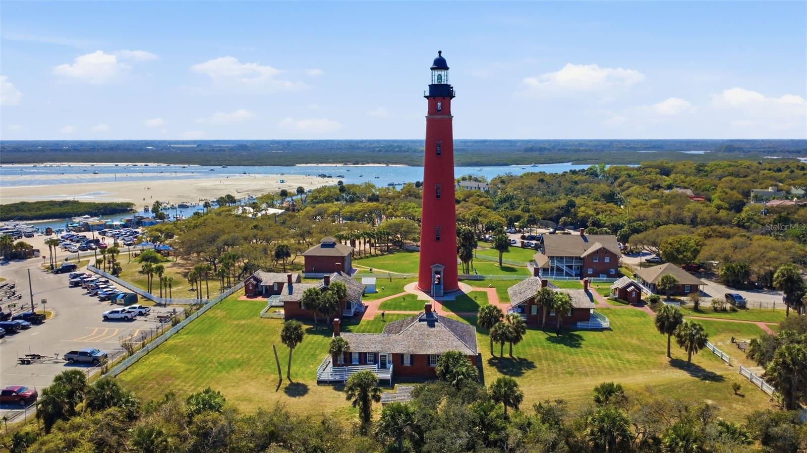 EAST WIND SOUTH & NORTH - Residential