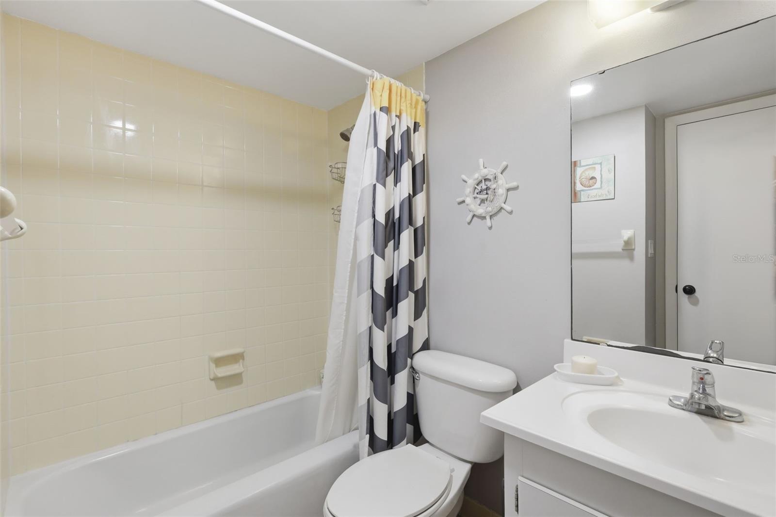 EAST WIND SOUTH & NORTH - Residential