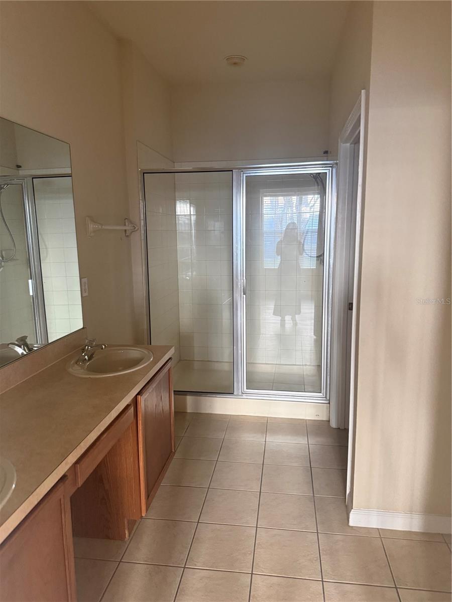 FLORA RIDGE CONDO PH 5 BLDG 2 - Residential Lease