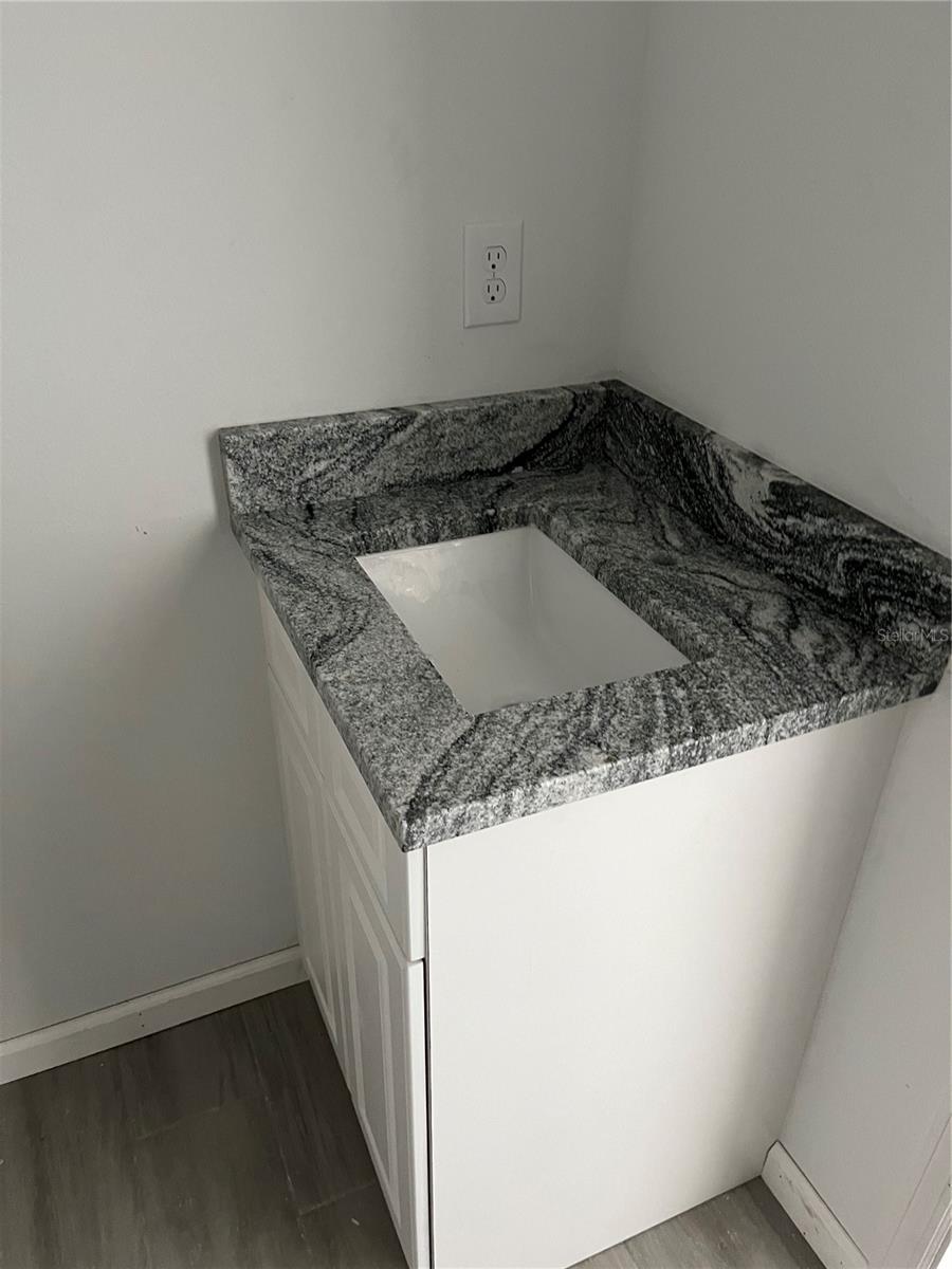 Photo 10 of 21 of 426 S HUDSON STREET house