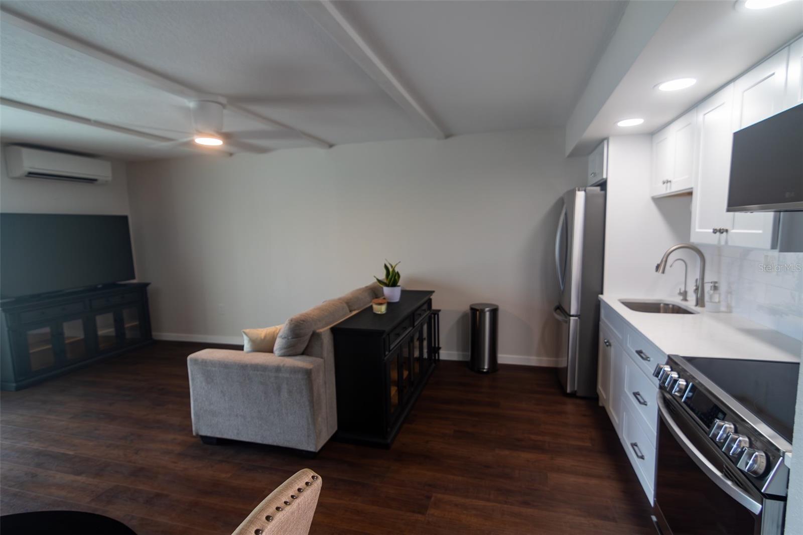 MARINERS COVE CONDO - Residential