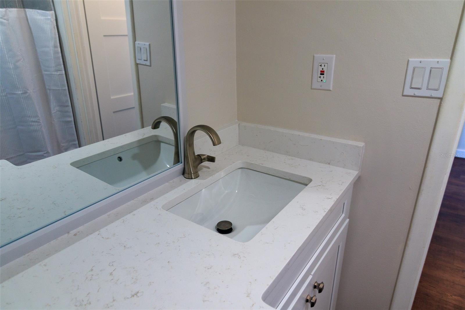MARINERS COVE CONDO - Residential