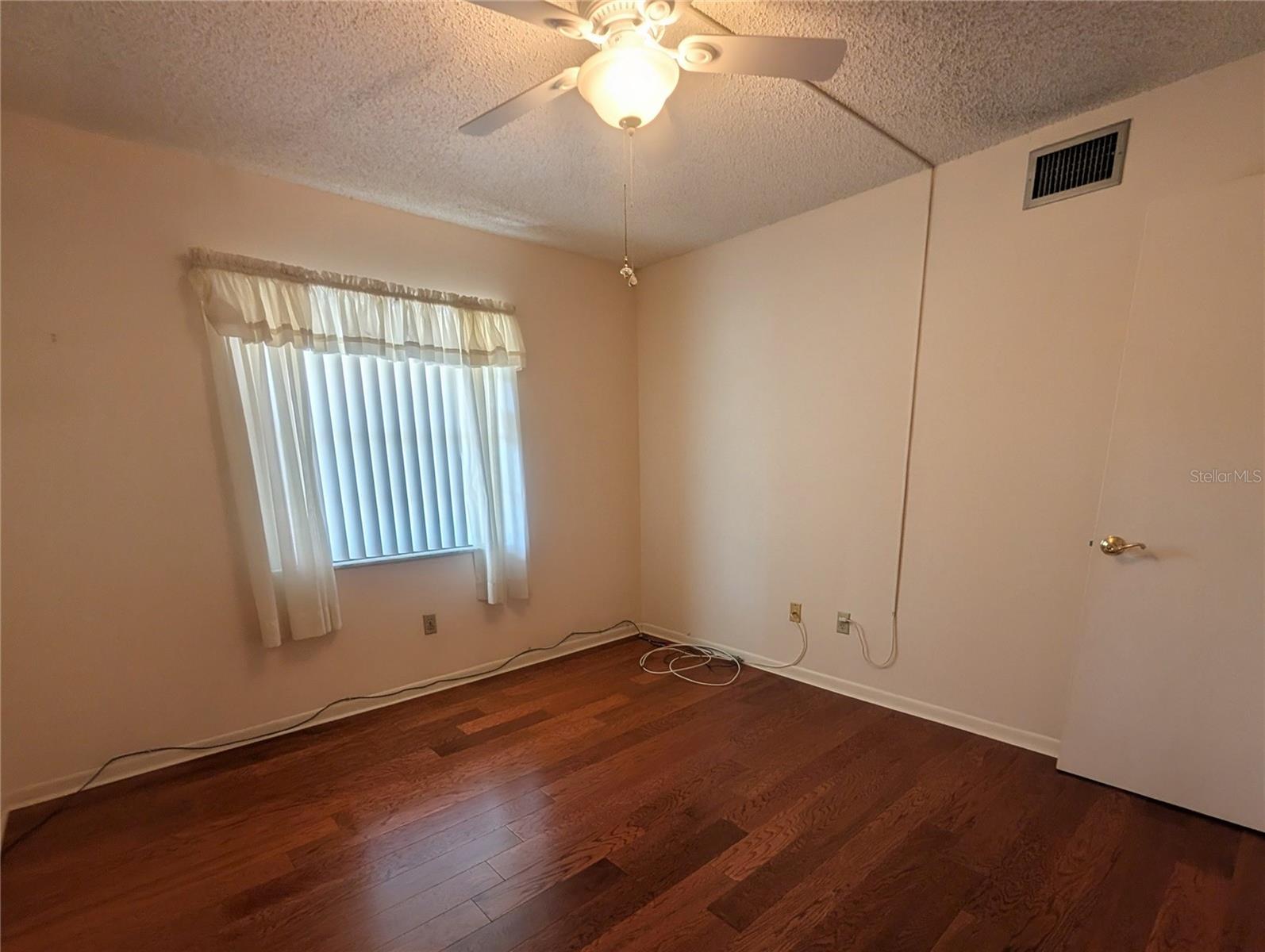 HARSHAW LAKE PARK CONDO - Residential