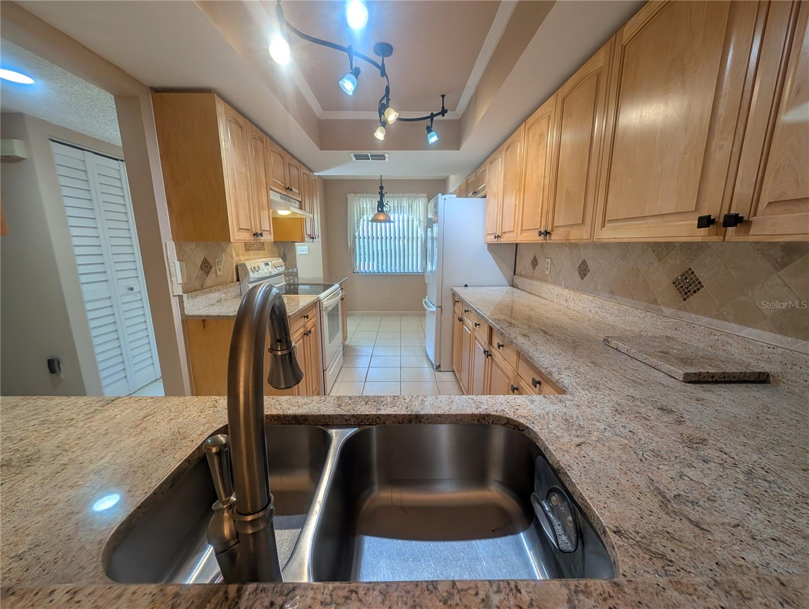 HARSHAW LAKE PARK CONDO - Residential