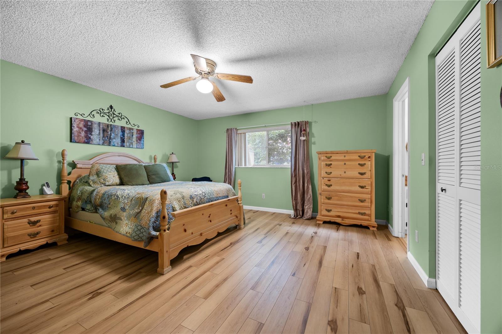 CIRCLE SQUARE WOODS - Residential