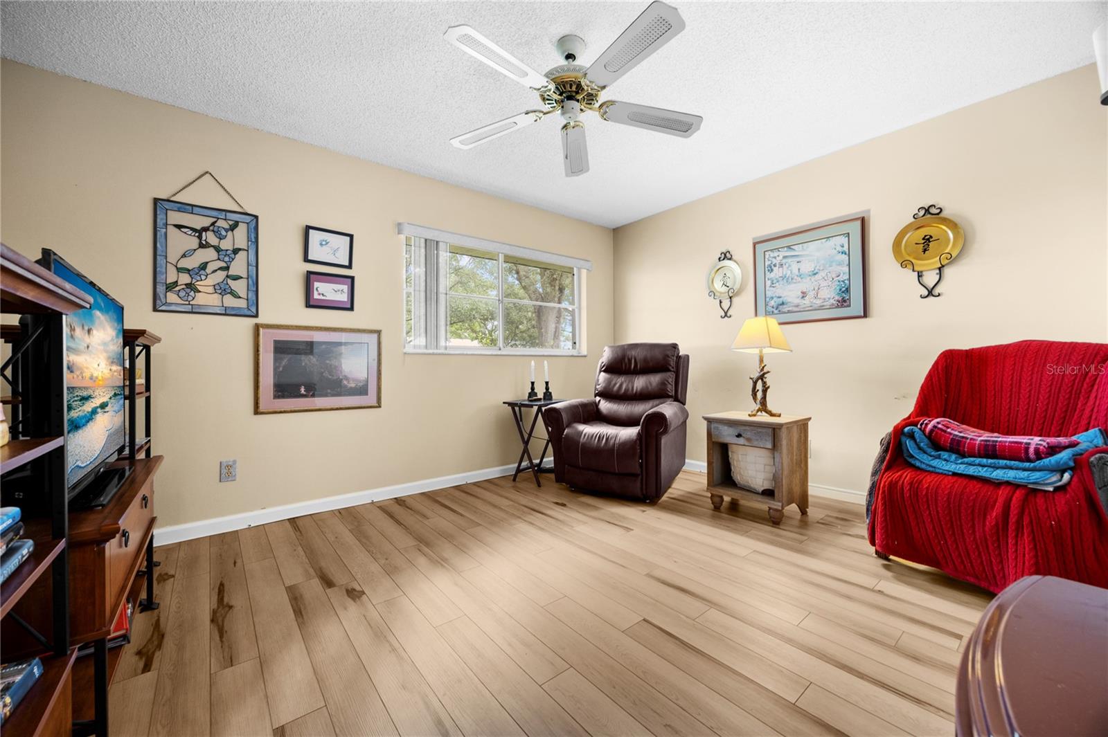 CIRCLE SQUARE WOODS - Residential