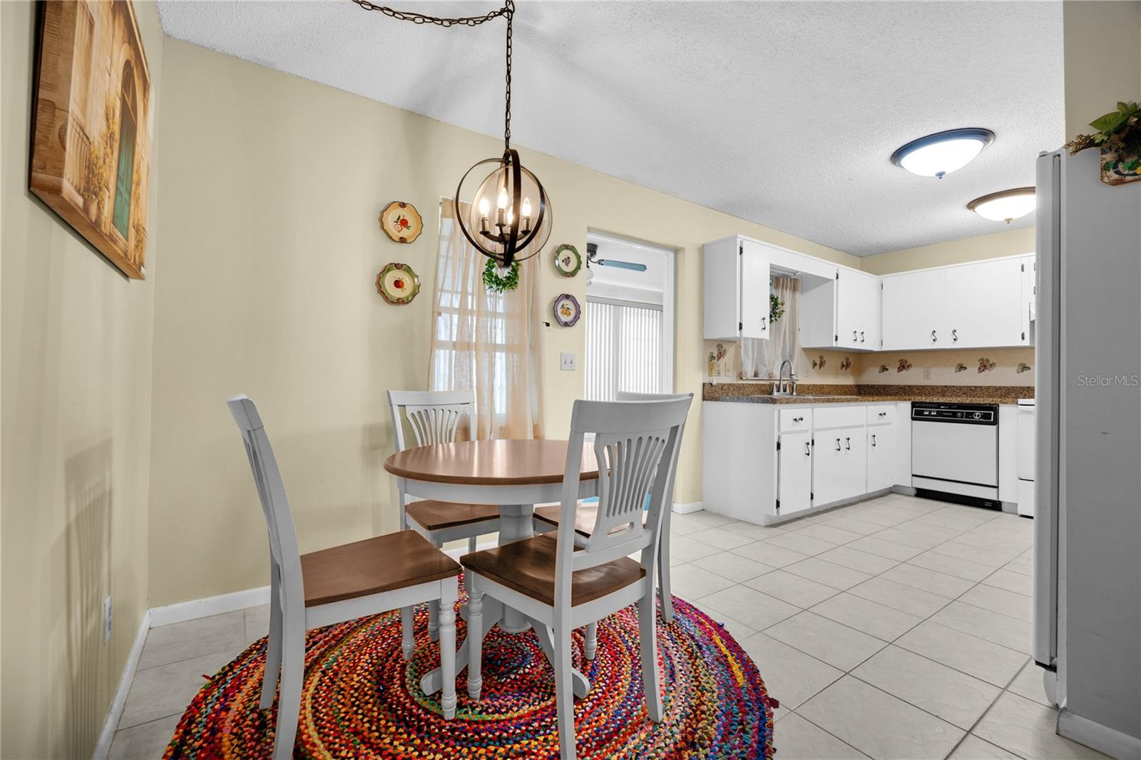 CIRCLE SQUARE WOODS - Residential