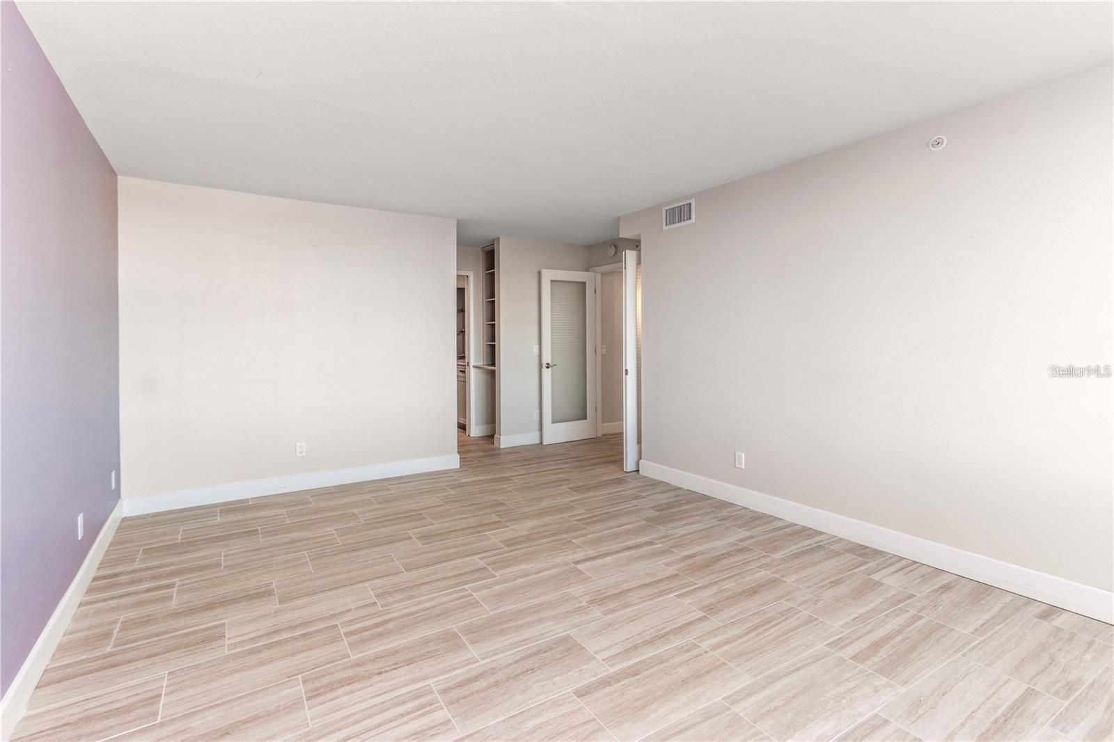 736 ISLAND WAY CONDO - Residential