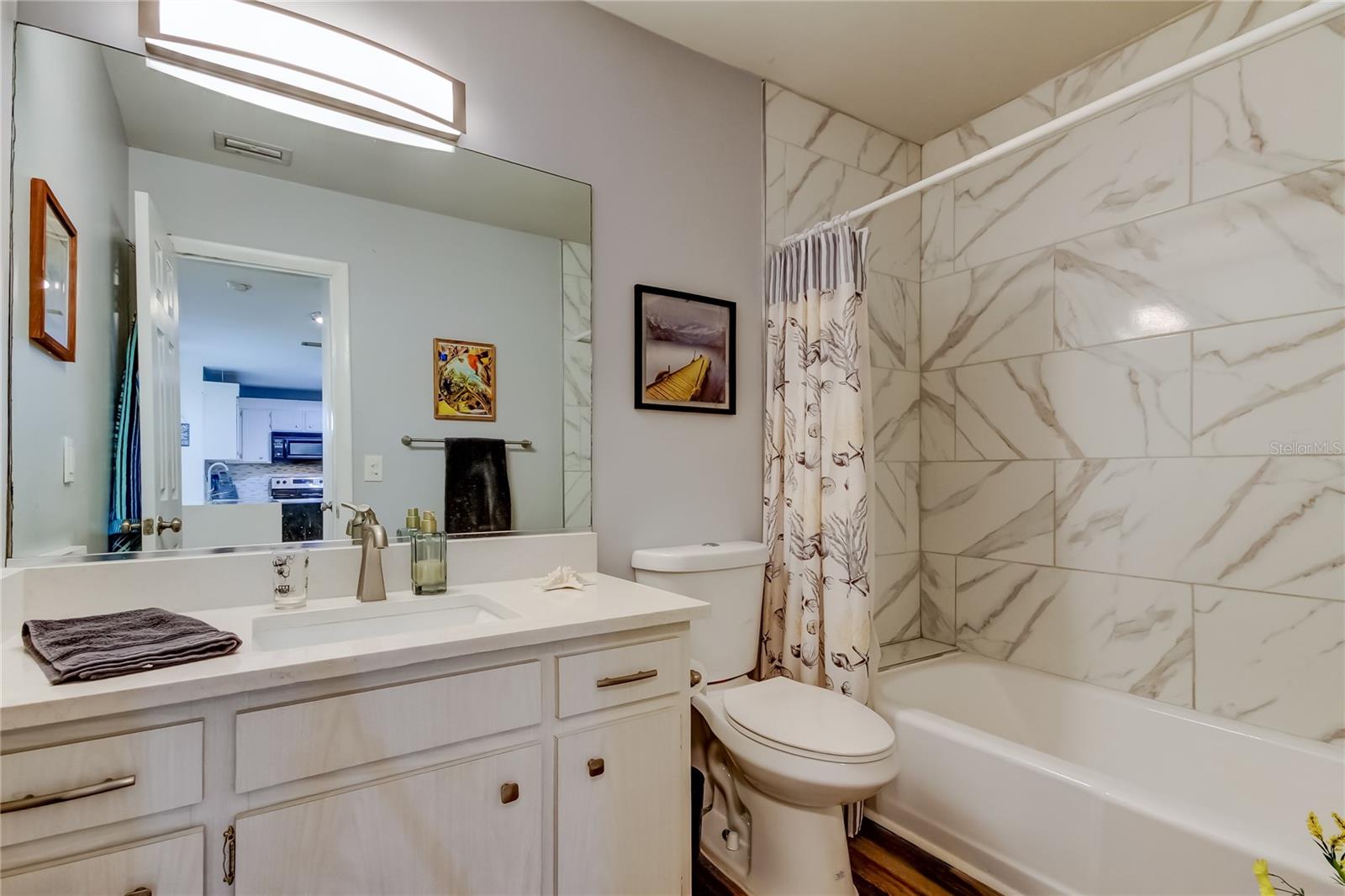 HARBOUR CLUB CONDO - Residential