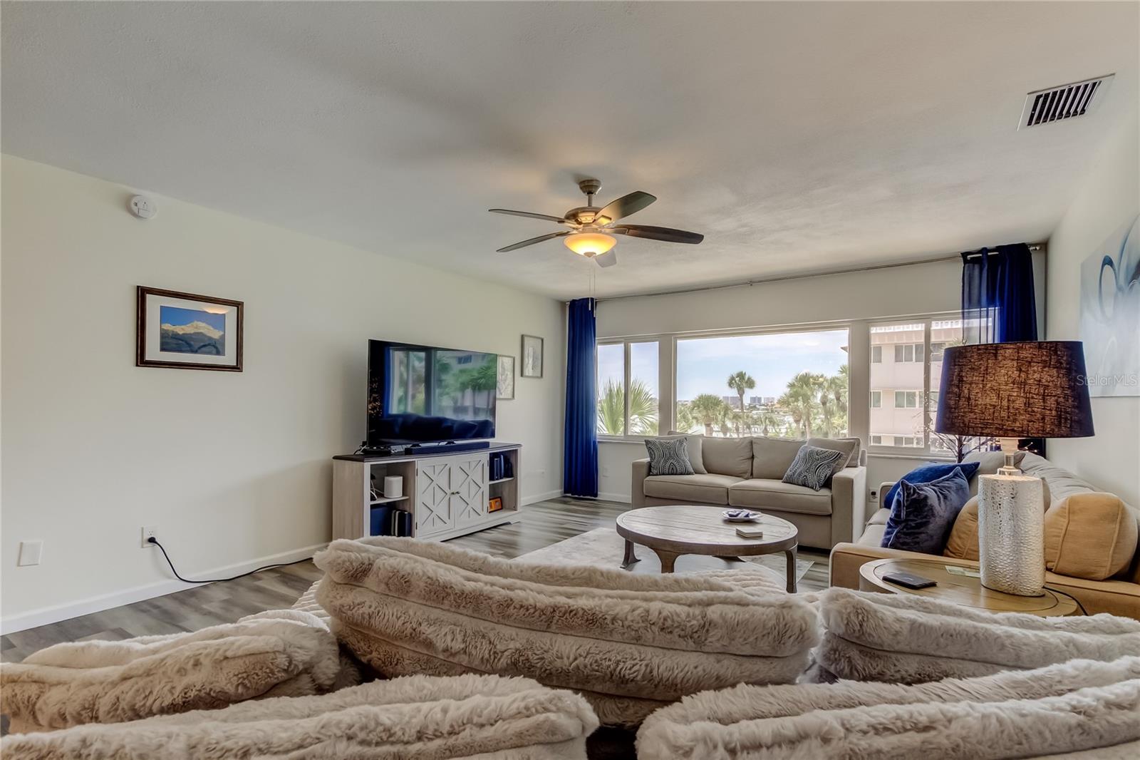 HARBOUR CLUB CONDO - Residential